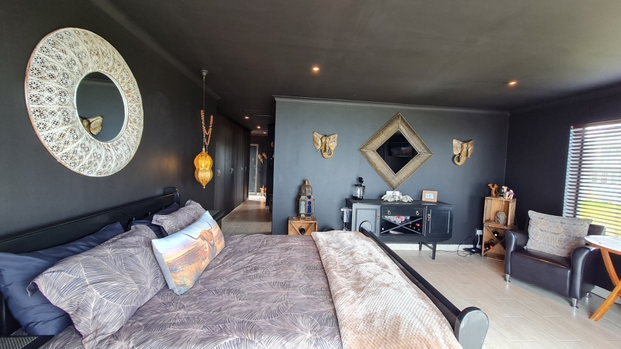 10 Bedroom Property for Sale in Dana Bay Western Cape